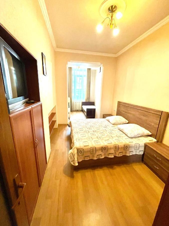 Apartment In The Center Of Erevan Esterno foto